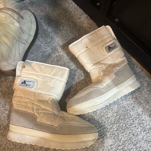 Women's Beige Winter Boots